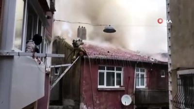  Fatih'te korkutan gecekondu yangını 