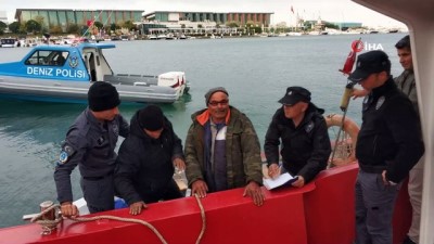  Denizde mahsur kalan balıkçıları polis kurtardı