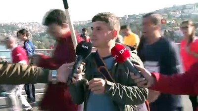 Köprüde renkli görüntüler 