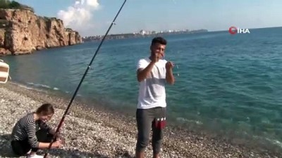 deniz kurt -  Türkiye kışa hazırlanırken Antalya yazı yaşıyor Videosu