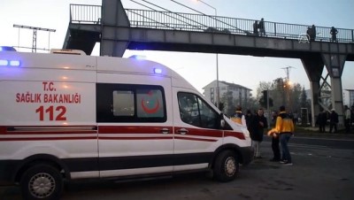 Erzurum-Ağrı kara yolu iki tırın çarpışması sonucu bir süre ulaşıma kapandı - AĞRI