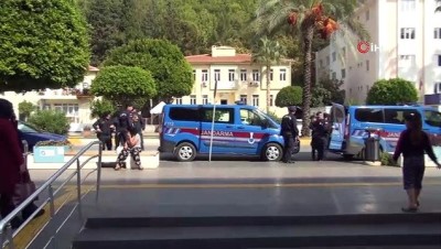 5 yildizli otel -  Manavgat’ta uyuşturucu tacirleri arasında silahlı çatışma: 4 gözaltı  Videosu