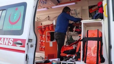 gundogdu - Ambulans ile otomobil çarpıştı: 7 yaralı - ELAZIĞ  Videosu