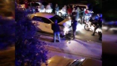  'Dur' ihtarına uymayarak kaçan sürücü ekip otosuna çarptı, 2 polis yaralandı 
