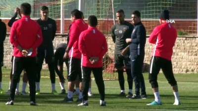 kalamis - Erol Bulut: “Trabzonspor’dan 3 puan almaya çalışacağız” Videosu