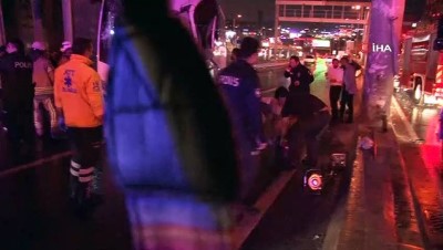  Polisleri taşıyan minibüs kaza yaptı: 3 