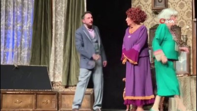 down sendromu -  Tiyatrokare’nin repertuarındaki 3 oyun Kasım ayında Ankara’da  Videosu