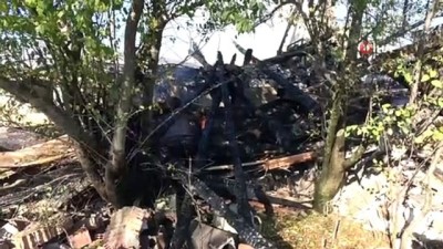 yangin yeri -  Kastamonu’da çıkan yangında 2 ev, 2 samanlık ve 1 ahır küle döndü Videosu