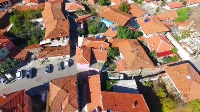 yasli kadin - Yaşlı kadının evinden 6 kamyon çöp çıktı - MANİSA Videosu