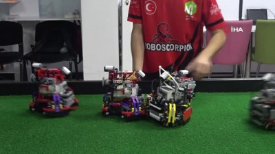 dunya sampiyonasi -  Yerli ve milli yapay zekaya sahip futbol oynayan robot yaptılar  Videosu
