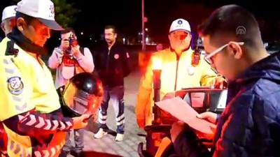 trafik polisi - Anneden kask takmayan oğluna 'polise yakalatmalı' doğum günü sürprizi - MANİSA  Videosu