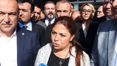 genel baskan yardimcisi - CHP'li Zeynep Altıok 'Cumhurbaşkanına hakaret' suçundan hakim karşısına çıktı - İZMİR Videosu