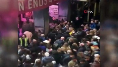 dell -  - Londra’da tiyatro binasının çatısı çöktü  Videosu