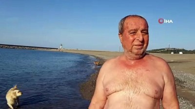 yuzme -  Soğuğa aldırmadan denize girdiler Videosu