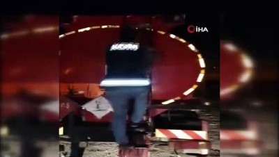 yakit tankeri -  İzmir’de kaçak akaryakıt operasyonu: 18 bin litre kaçak akaryakıt ele geçildi  Videosu
