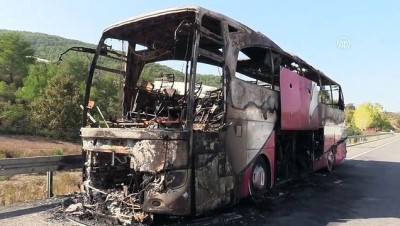 otobus firmasi - Seyir halindeki otobüs yandı - ANTALYA  Videosu