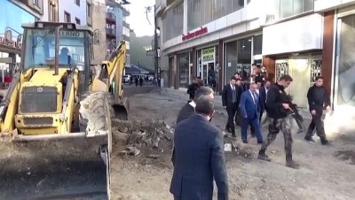 opel - Yüksekova Kaymakamı Doğramacı, asfalt çalışmalarını inceledi - HAKKARİ Videosu