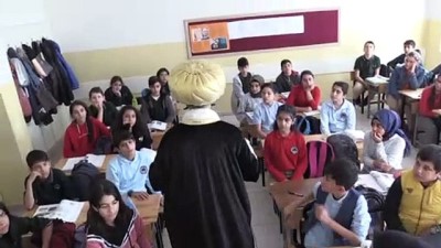 sosyal bilgiler - Dersi kostüm ile anlatıyor - BİNGÖL Videosu