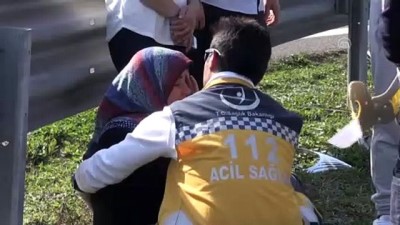 muhabir - Ters dönerek bariyerlere çarpan otomobildeki çift yaralandı - DÜZCE Videosu
