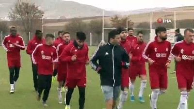 forma - Fatih Aksoy: “3 maçtır daha iyi oynuyorum”  Videosu