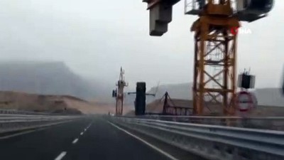 insaat alani -  Hasankeyf’te vinç kazası  Videosu