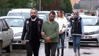  - Moldovalı uyuşturucu kuryesi Adana'da yakalandı
- Adana polisi Moldova uyruklu bir kadın ile Türk uyruklu bir erkeği şehrin merkezinde torbacılık yaptıkları iddiasıyla yakaladı 