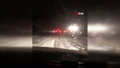 karayollari -  Yoğun kar yağışı sürücülere zor anlar yaşattı Videosu