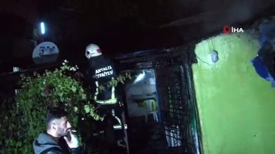  Antalya’da korkutan ev yangını