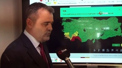 ruzgara karsi -  Antalya Meteoroloji Müdürü Öztürk: 'Çok tehlikeli meteorolojik hadise bekleniyor'  Videosu