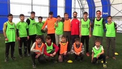 yesil sahalar -  Koruma altındaki çocuklar futbolla geleceğe hazırlanıyor Videosu