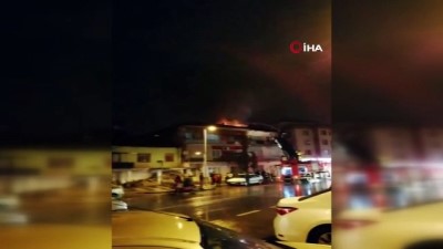  Malatya'da korkutan çatı yangını