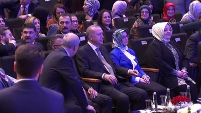 Cumhurbaşkanı Erdoğan: 'Dünyanın en büyük kadın teşkilatlarından biri olan AK Parti Kadın Kollarını düzenledikleri toplantı için tebrik ediyorum' - ANKARA