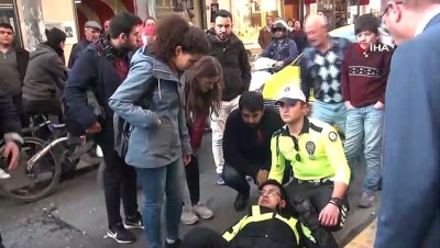 trafik polisi -  Taksim'de otomobil, motosikletli trafik polisine böyle çarptı  Videosu