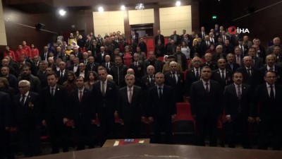 gazi yakinlari -  Kıbrıs Gazileri 45 yıl sonra madalya ve beraat belgelerine kavuştu Videosu