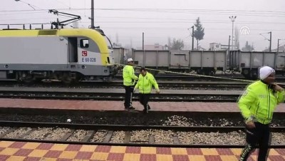 Adıyaman'da trenin çarptığı anne ve kızı yaralandı 