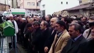 bicakli saldiri - Bıçaklanarak öldürülen kadının cenazesi defnedildi - BAYBURT Videosu