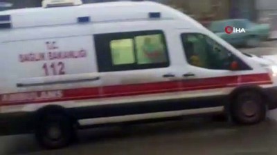 yarali askerler -  Çukurca'da üzerine kaya düşen 3 asker yaralandı Videosu