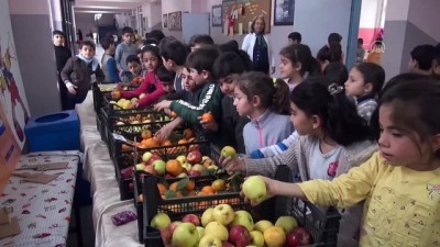 alisveris - Şanlıurfalı öğrenciler okulda kasiyersiz manavdan alışveriş yapıyor - ŞANLIURFA Videosu