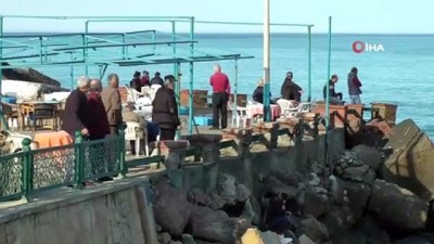 balik tutma -  Batı Karadeniz'de yazdan kalma günler yaşanıyor  Videosu