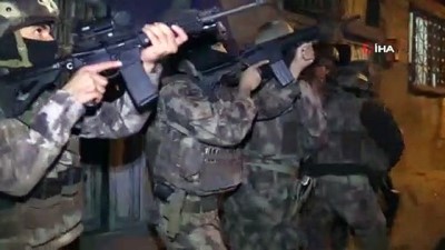 dedektor kopek -  Dev uyuşturucu operasyonunda 19 tutuklama  Videosu
