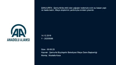 yasli kadin - Evini su basan yaşlı kadın itfaiye ekiplerinin yardımıyla kurtarıldı - ŞANLIURFA Videosu