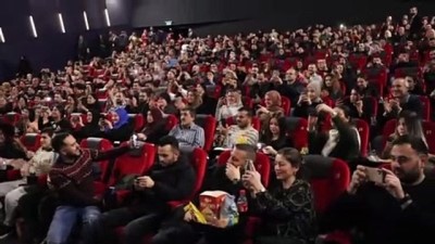 sinema salonu - Hollanda'da 'Aman Reis Duymasın' filminin galası yapıldı - ROTTERDAM  Videosu