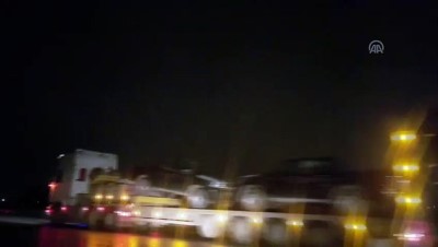 sinir kapisi - ABD, Suriye'deki petrol sahalarına takviye güç göndermeyi sürdürüyor - HASEKE  Videosu