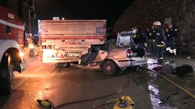rturk - Otomobil, manevra yapan tır ile çarpıştı: 1 ölü, 1 yaralı - DÜZCE Videosu