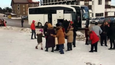 naylon poset - Uludağ'da tatilciler kayak sezonunu açtı Videosu