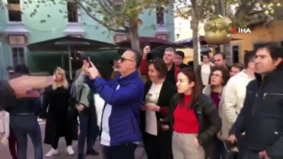 yurtdisi gezisi -  Vali Sonel gönderdi, 24 öğretmen Barcelona’yı gezdi  Videosu
