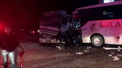 Yolcu otobüsü ile kamyonet çarpıştı: 2 yaralı - MALATYA
