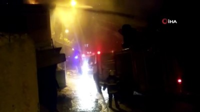 cati kati -  Amasya’da 2 katlı evin çatı katı yandı  Videosu