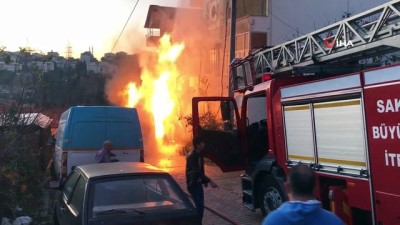 dogalgaz kutusu -  Damperi elektrik tellerine takılan kamyon alev alev yandı Videosu