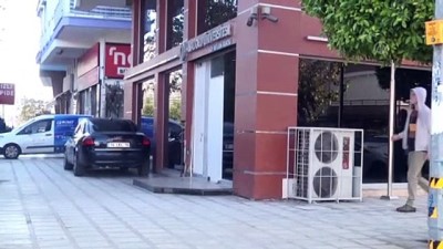 acikogretim - Otomobil açıköğretim bürosuna çarptı: 1 ölü, 2 yaralı - Hayatını kaybeden kişi toprağa verildi - ANTALYA Videosu